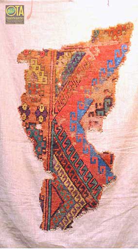 Antiker Kazak als Teppichfragment Reste von antiken Kasak Teppich