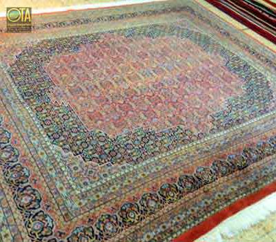 Ein Täbriz wurde in der Mitte gekürzt Gekürzte Perserteppich nach einer Teppichreparatur